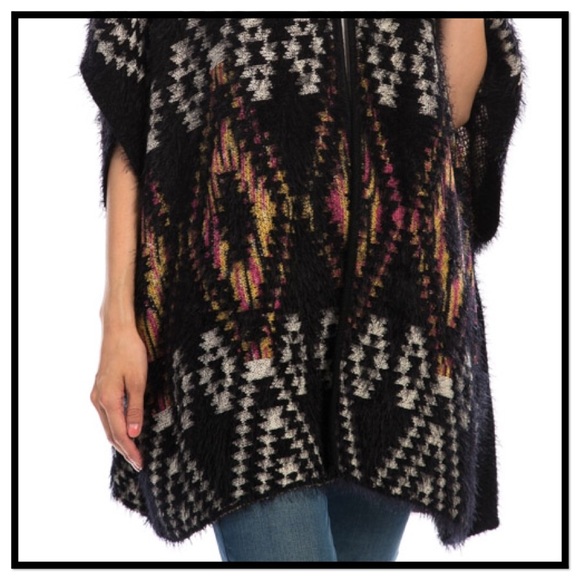 EYELASH KNIT SHAWL AZTEC PATTERN IN BLACK  NWT - Picture 3 of 4