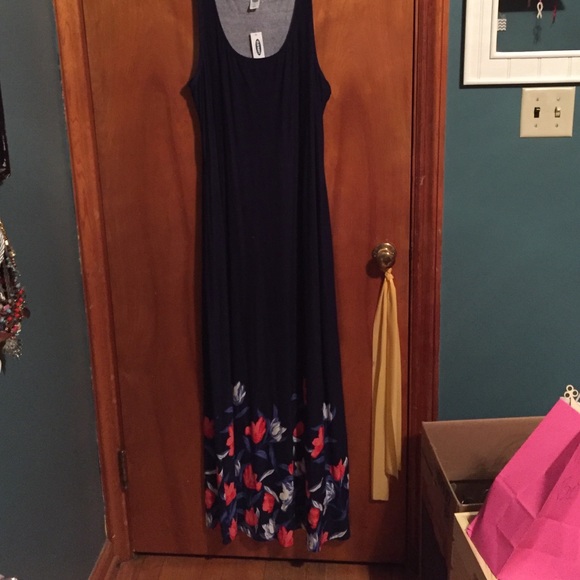 Old Navy Size L long sleeveless dress. Never worn!