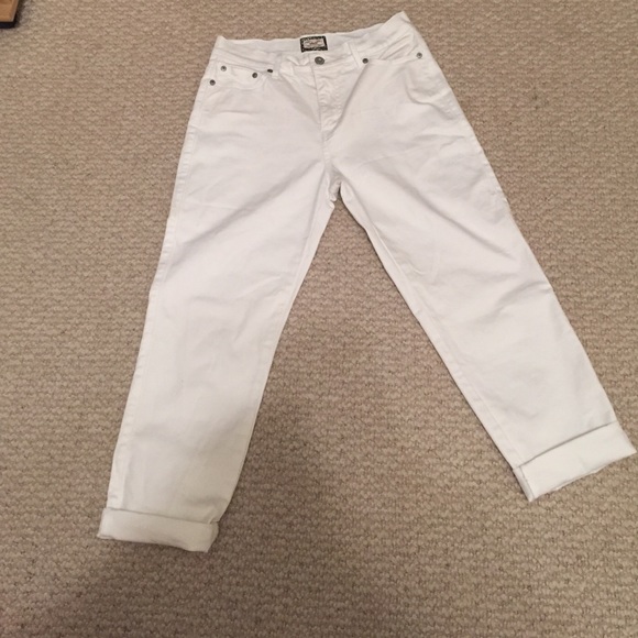 White Levi's jeans!