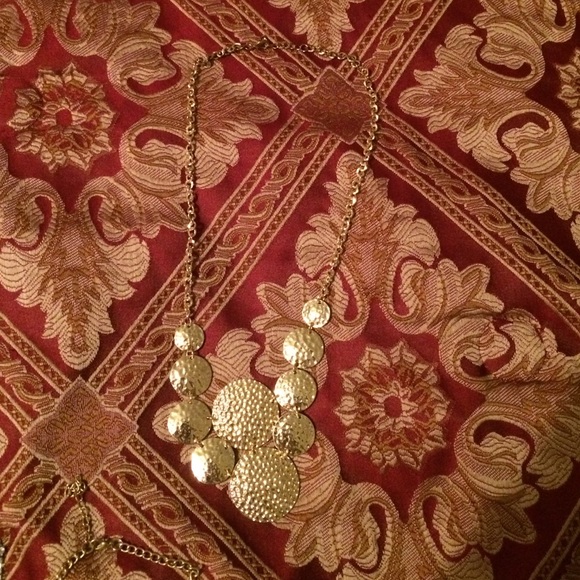 Necklaces - Picture 3 of 4
