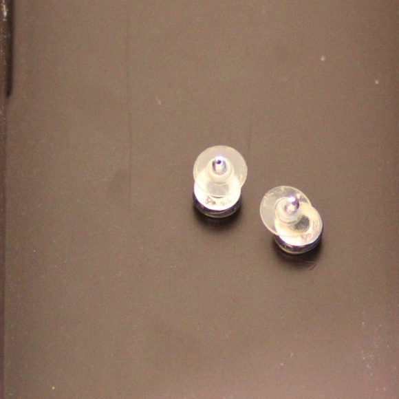 Quartz solitaire studs! - Picture 4 of 4