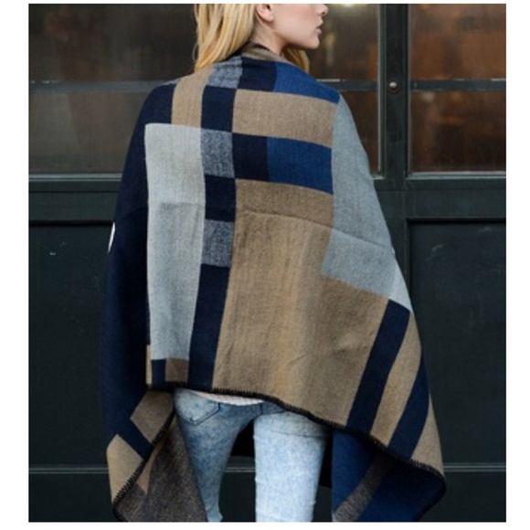 Colorblock Poncho Wrap - Picture 2 of 3