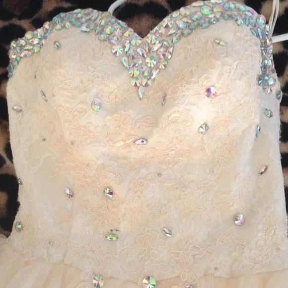Champagne strapless sweetheart dress - Picture 2 of 4