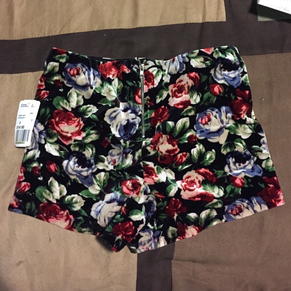 floral black shorts