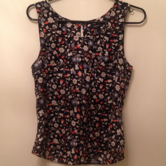 Cute top🎉SALE🎉