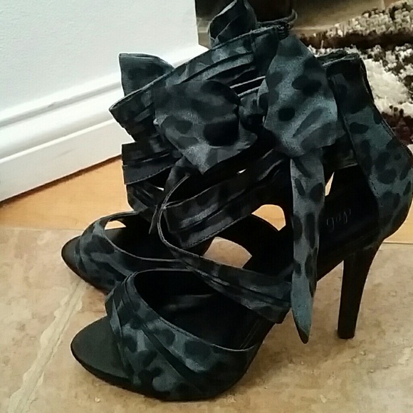 Shoes - Picture 3 of 3