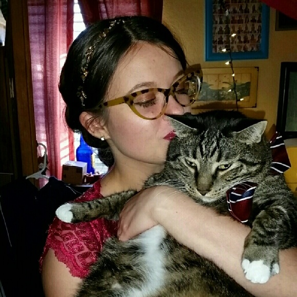 Meet your Posher, Lily - Picture 2 of 3