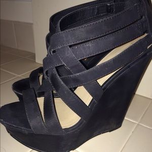 Steve Madden black wedges