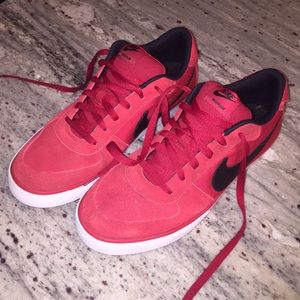 Men's Nike Mavrk Low sneakers