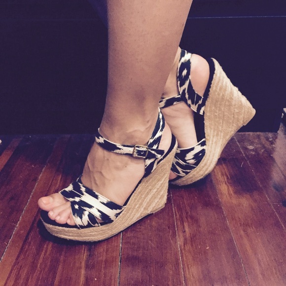 Chinese Laundry Wedge Sandals