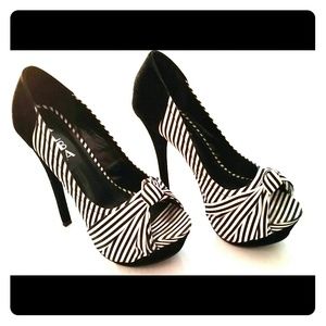 Mini black and white stripe heels size 9
