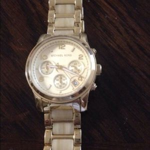 Micheal Kors Watch. Gold
