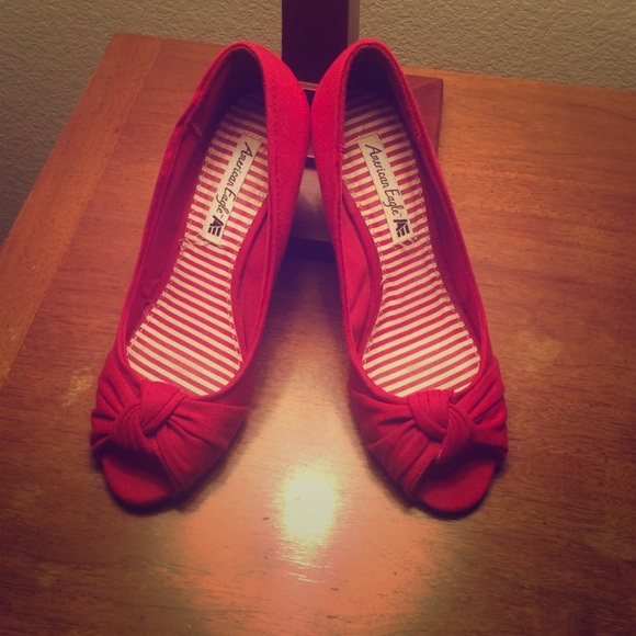 American Eagle - Peep toe Wedge