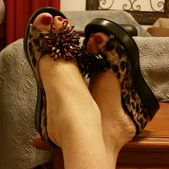 Helen's Heart Leopard print slip on shoes