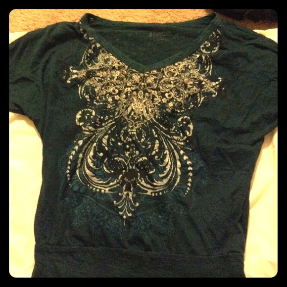 Green and white designed cut off