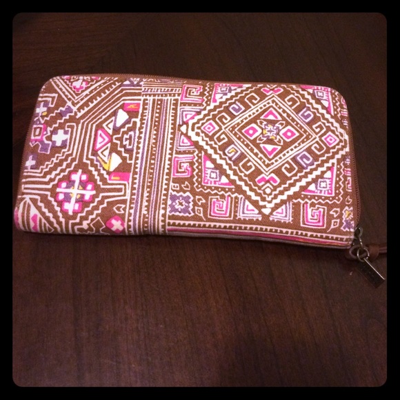 Wallet new never used!