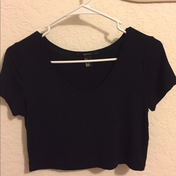 Black v-neck crop top