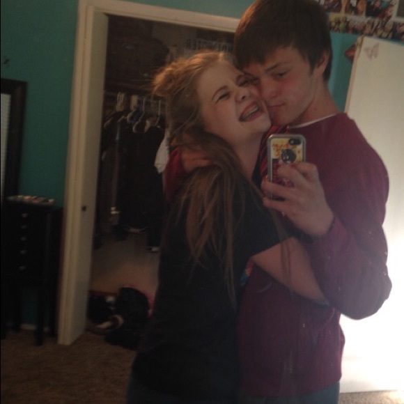 Meet your Posher, Daylee - Picture 3 of 4