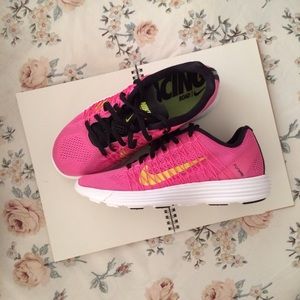 🔑 PM Editor ✨2HP | Nike Pink Lunaracer+ 3 Sneaker