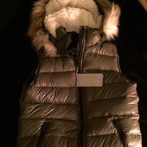 AEO Puffer Vest