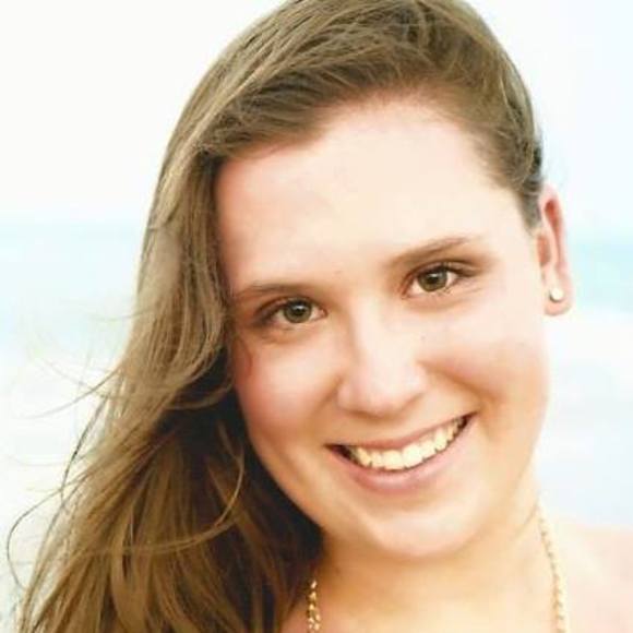 Meet your Posher, Caroline - Picture 1 of 1