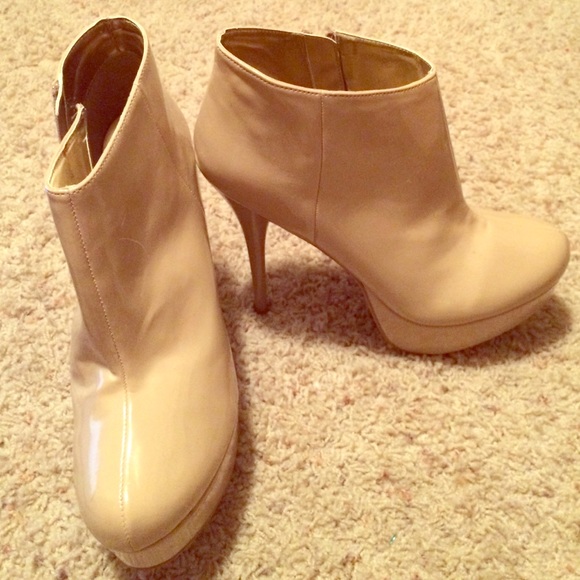 JustFab Shoes - Nude Almond Closed Toe Ankle Booties