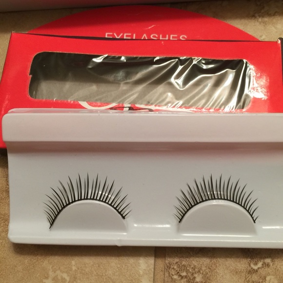 ✨Brand new false eyelashes ✨