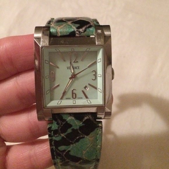 Watch - Picture 1 of 7