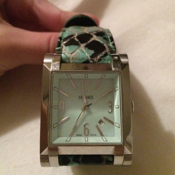 Watch - Picture 3 of 7