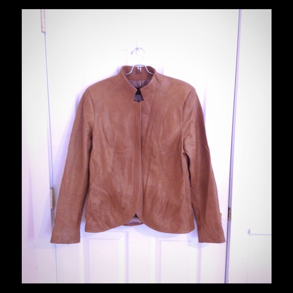 Elie Tahari tan leather jacket