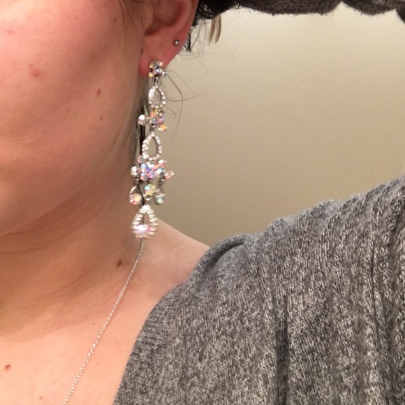 Pageant earrings - Picture 2 of 3