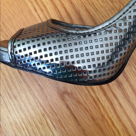 Shoes - Picture 2 of 3