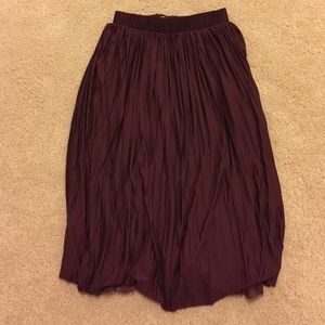 Mid length skirt