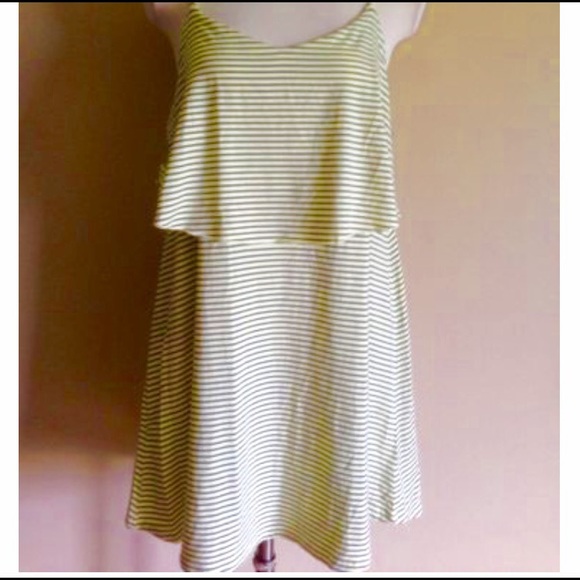 Yellow & gray striped dress - Picture 4 of 4