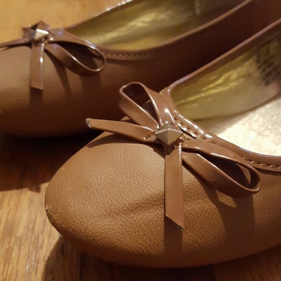 Tan Bongo Bow Flats