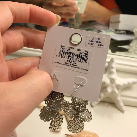 American Eagle earrings - Picture 3 of 3