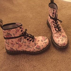 Pink rose Dr. Martens