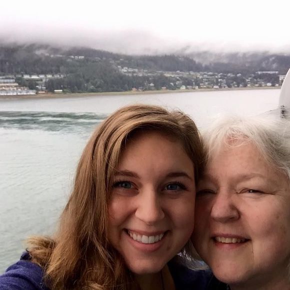 Meet your Posher, Kat - Picture 1 of 1