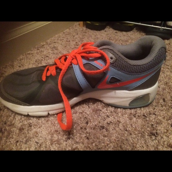 Women's Nike air size 7 - Picture 2 of 3