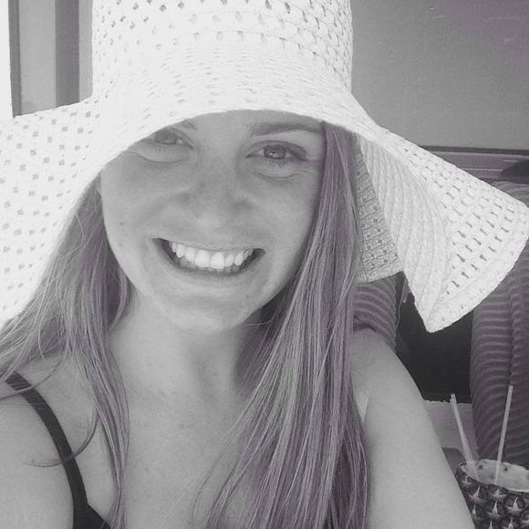 Meet your Posher, Jessica - Picture 1 of 1