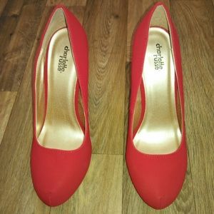 Beautiful Red Pumps NWOT