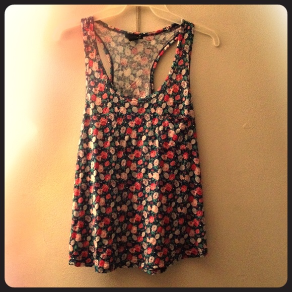 Forever 21 flower crop top 🌸🌺 - Picture 1 of 1