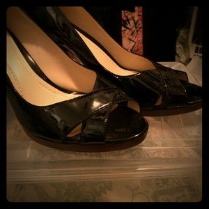 Patent leather peep toe