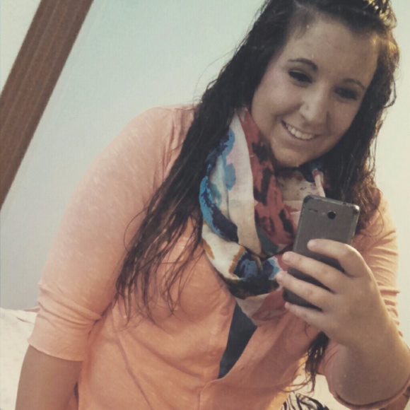 Meet your Posher, Renee - Picture 1 of 4