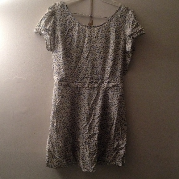 NWT never worn flower dress - Picture 1 of 2