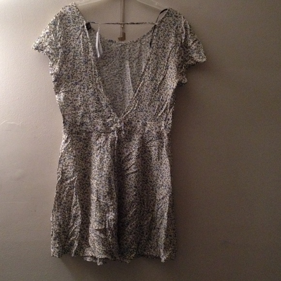 NWT never worn flower dress - Picture 2 of 2