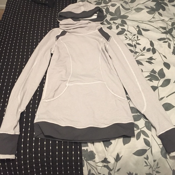 Lululemon hoodie. Spot for ponytail in the hood