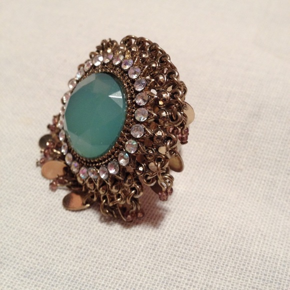 Beautiful statement ring! - Picture 1 of 3