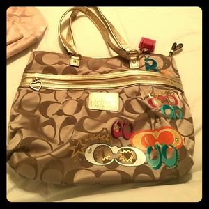 Brand new coach bag. Never worn