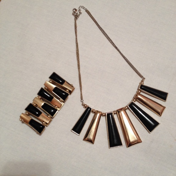 Gold and black geometric necklace + bracelet. - Picture 1 of 4